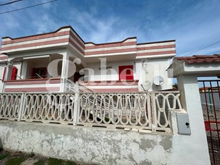 Villa bifamiliare in Vendita a Castel Volturno, 135'000€, 235 m²