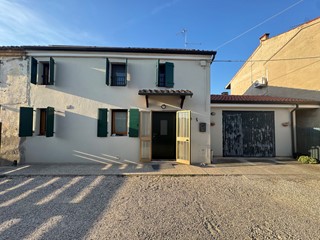 Quadrilocale in Vendita a Noventa Vicentina, 155'000&euro;, 120 m²