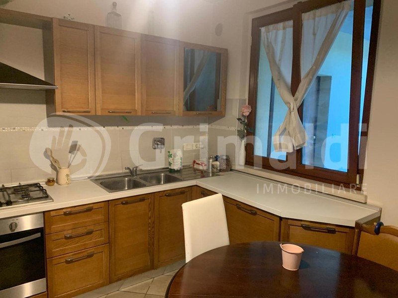 Trilocale in Vendita a Bettona, 122'000€, 75 m²