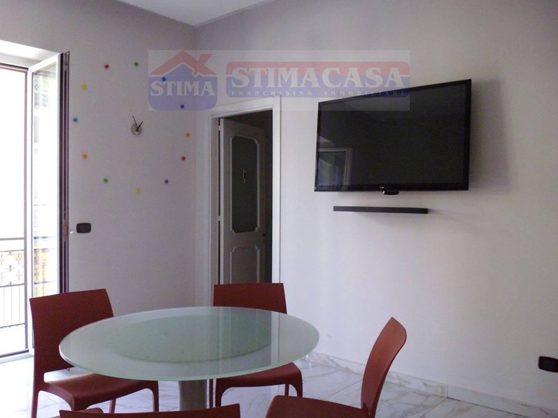 Ufficio in Affitto a Afragola, 900€, 140 m²