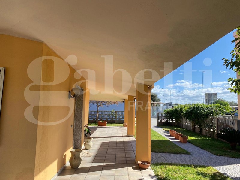 Villa in Vendita a Oristano, 650'000€, 954 m²