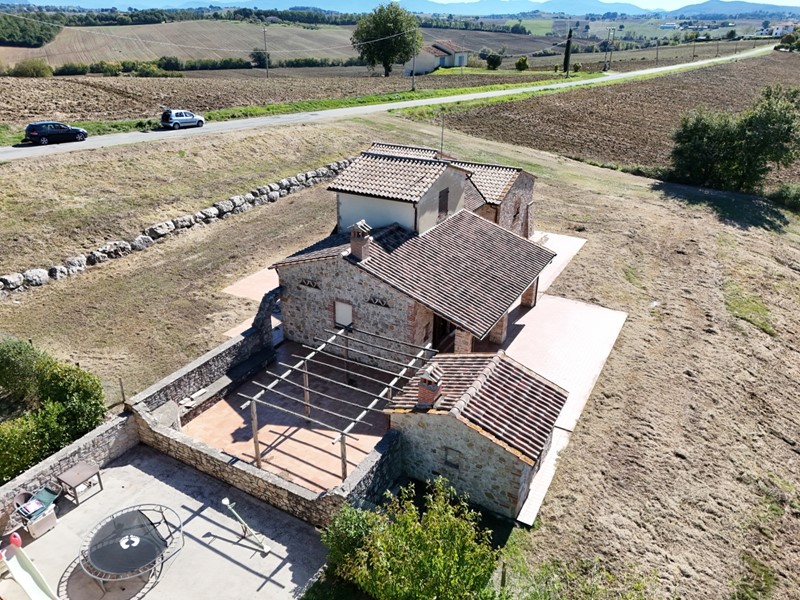 Casa Indipendente in Vendita a Avigliano Umbro, 430'000€, 150 m²