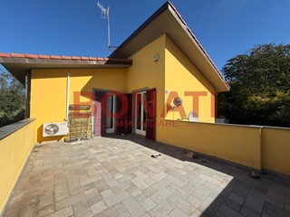Casa Indipendente in Vendita a La Spezia, zona Collina Ovest, 445'000&euro;, 198 m²