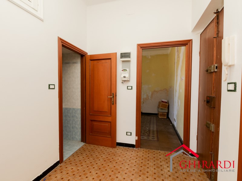 Quadrilocale in Vendita a Genova, zona Sampierdarena, 55'000€, 64 m²