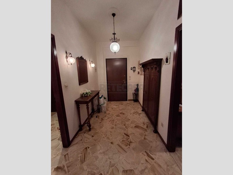 Appartamento in Vendita a Siracusa, 100'000€, 142 m²