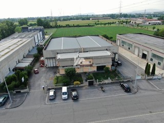 Capannone in Vendita a Travagliato, 650'000€, 1000 m²
