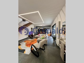 Casa Indipendente in Vendita a Scorrano, 390'000€, 302 m²