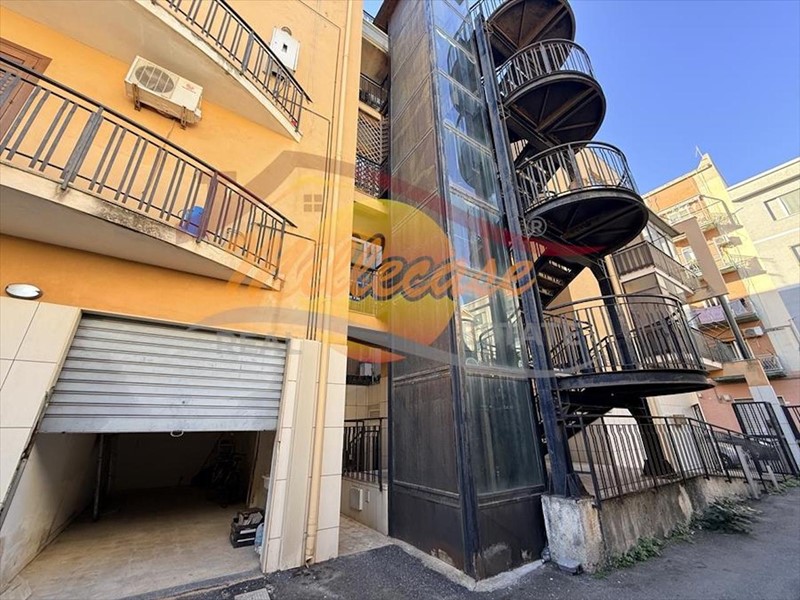 Box in Vendita a Siracusa, zona Tisia - Tica - Zecchino, 23'000&euro;, 22 m²