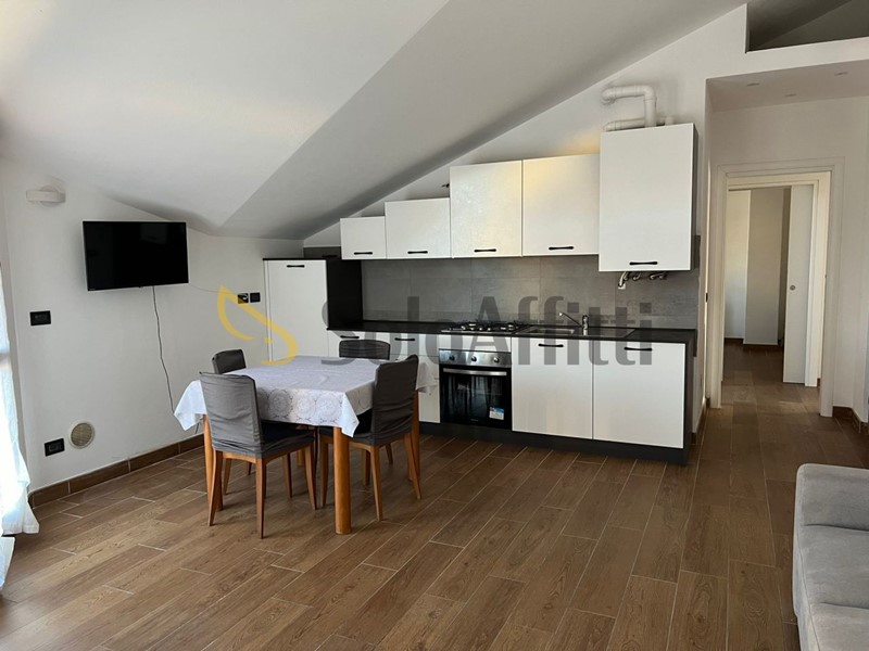 Trilocale in Affitto a Zelo Buon Persico, 900€, 85 m², arredato