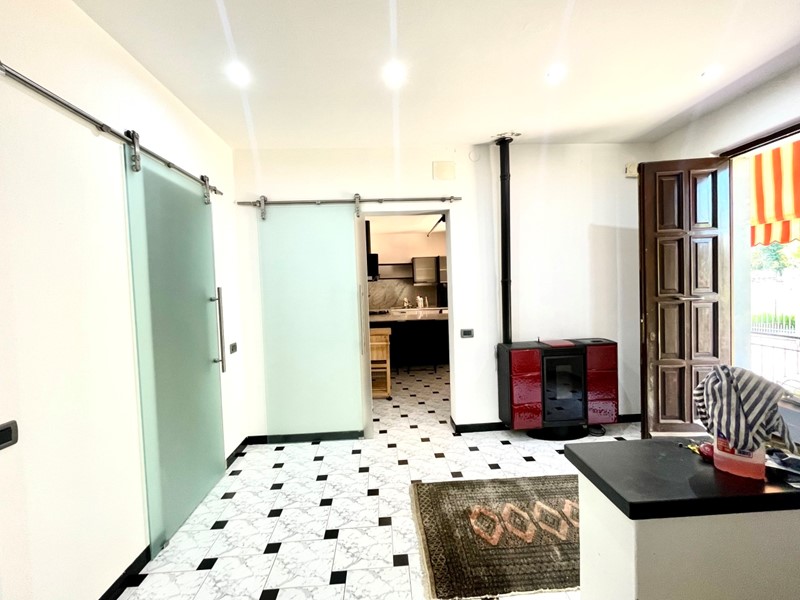 Casa Semi Indipendente in Vendita a Vezzano Ligure, zona Prati di Vezzano, 240'000€, 120 m²