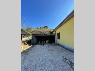 Casa Semi Indipendente in Vendita a Vezzano Ligure, zona Prati di Vezzano, 240'000€, 120 m²