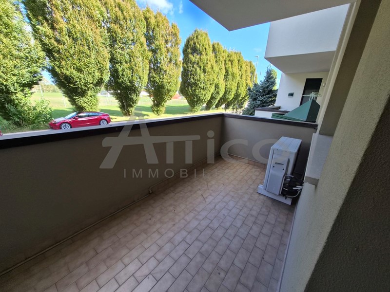 Appartamento in Vendita a Anguillara Veneta, 99'000€, 85 m², con Box