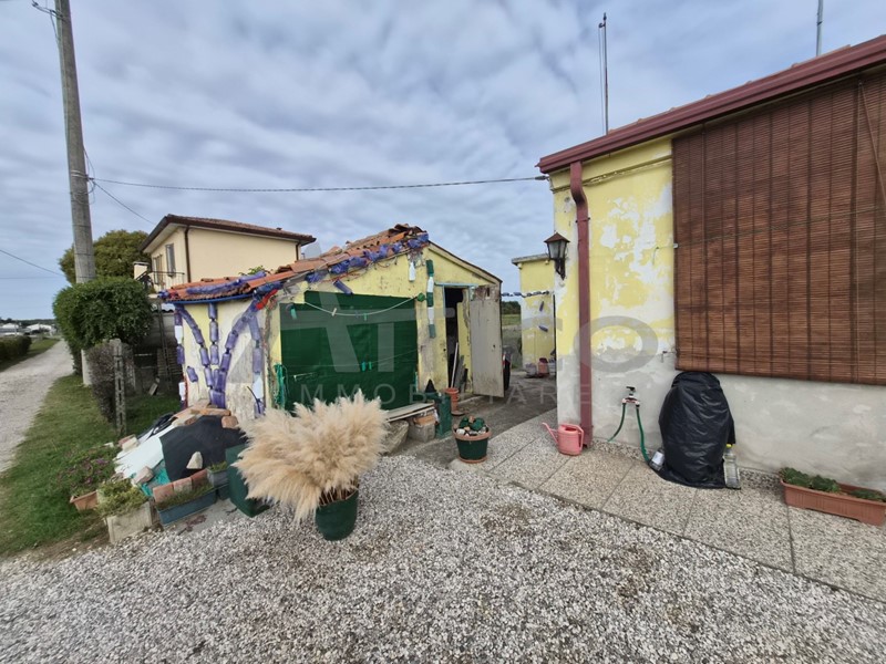 Casa Indipendente in Vendita a Ceregnano, 49'000€, 100 m²