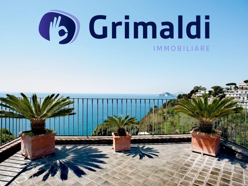 Trilocale in Vendita a Pozzuoli, 630'000€, 120 m²