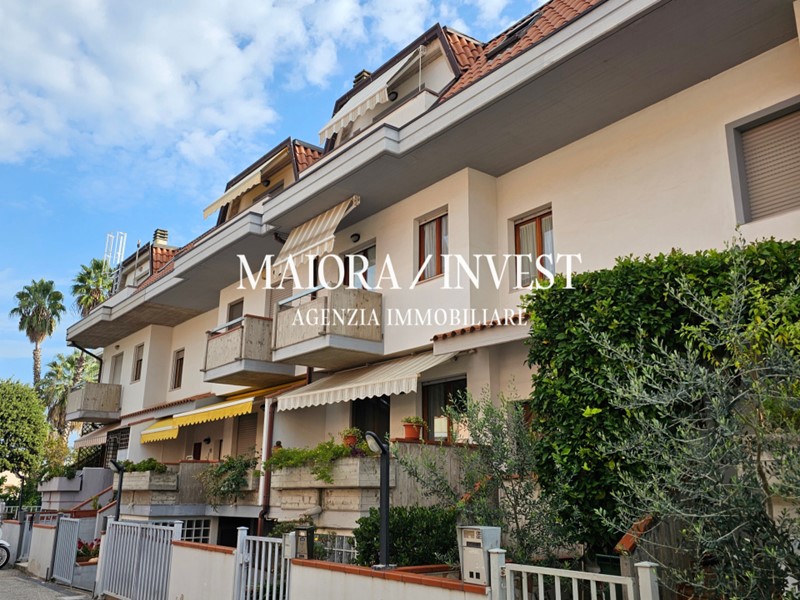 Casa Indipendente in Vendita a San Benedetto del Tronto, 449'000€, 240 m², con Box