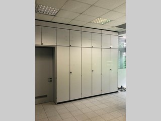 Ufficio in Vendita a Brescia, 180'000€, 240 m²