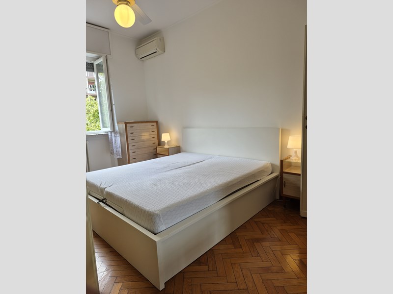 Bilocale in Affitto a Milano, zona De Angeli/Gambara, 1'000€, 65 m², arredato