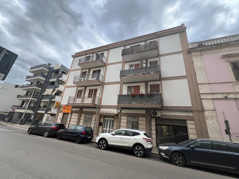 Trilocale in Vendita a Casamassima, zona via turi, 90'000€, 114 m²