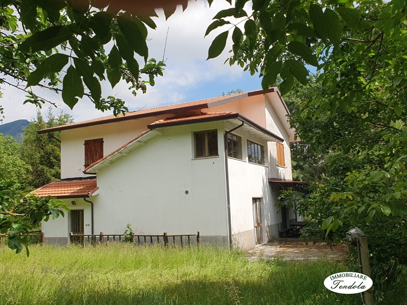 Casa Indipendente in Vendita a Fivizzano, 215'000€, 200 m²