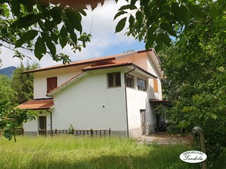 Casa Indipendente in Vendita a Fivizzano, 215'000€, 200 m²
