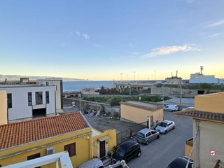 Quadrilocale in Vendita a Messina, 49'000&euro;, 70 m²