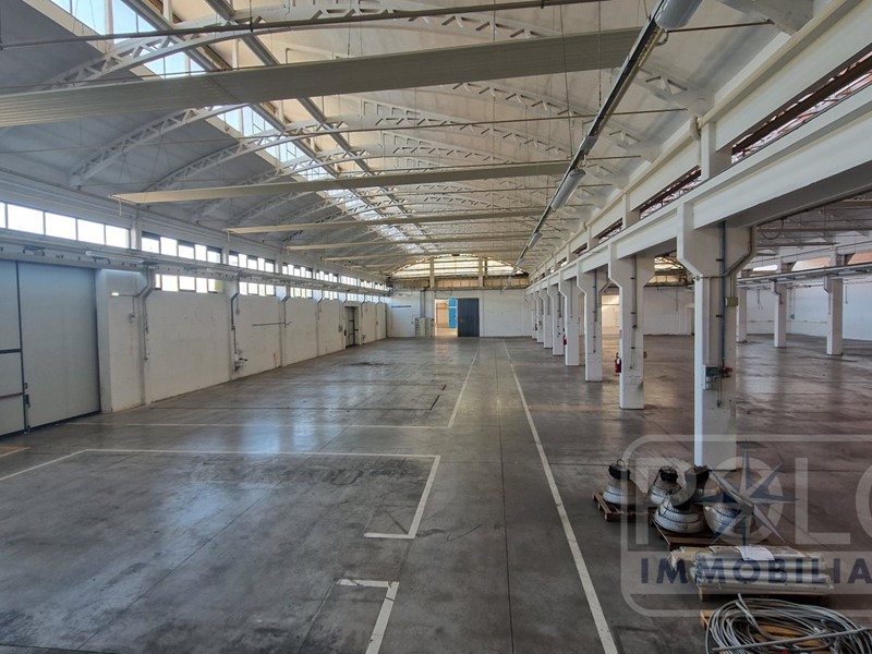 Capannone in Vendita a Verona, 19710 m²