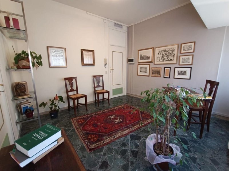 Ufficio in Affitto a Massa, 380€, 30 m²
