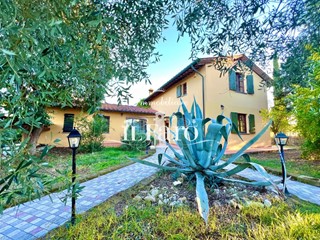 Casa Indipendente in Vendita a Casciana Terme Lari, zona Quattro Strade, 450'000€, 180 m², arredato