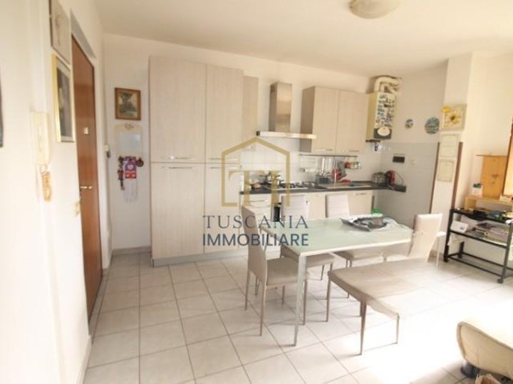 Trilocale in Vendita a Colle di Val D'Elsa, 160'000€, 57 m², con Box