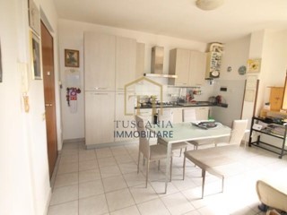 Trilocale in Vendita a Colle di Val D'Elsa, 160'000€, 57 m², con Box