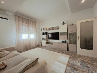 Appartamento in Vendita a Bientina, zona Puntone, 225'000€, 110 m², arredato