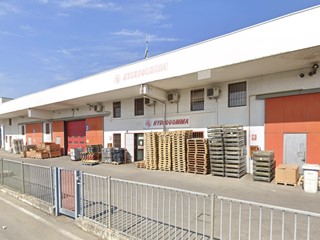 Capannone in Vendita a Sulbiate, 258'750€, 1393 m²