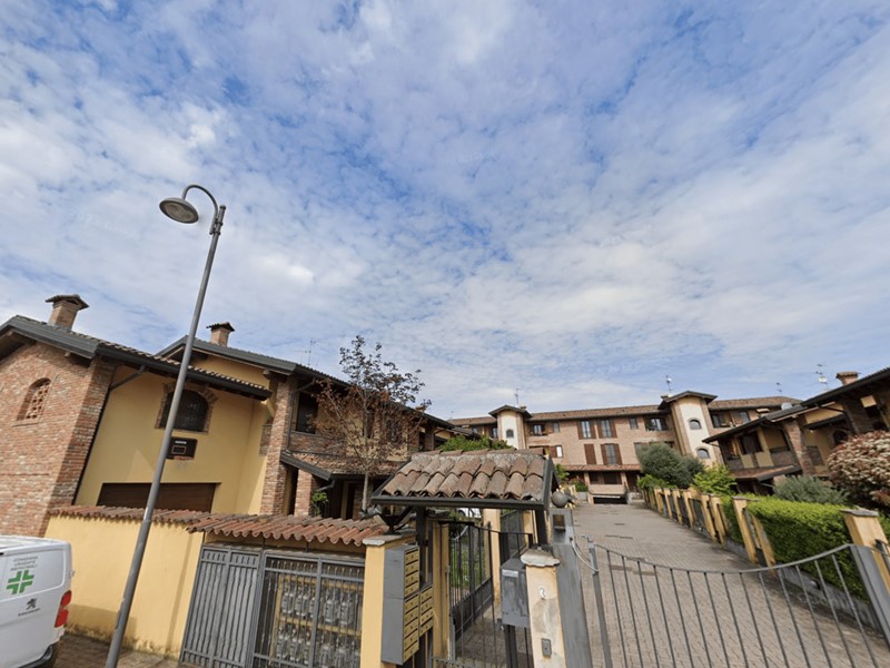 Villetta a schiera in Vendita a Certosa di Pavia, 120'000€, 171 m², con Box