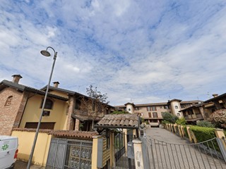 Villetta a schiera in Vendita a Certosa di Pavia, 120'000€, 171 m², con Box
