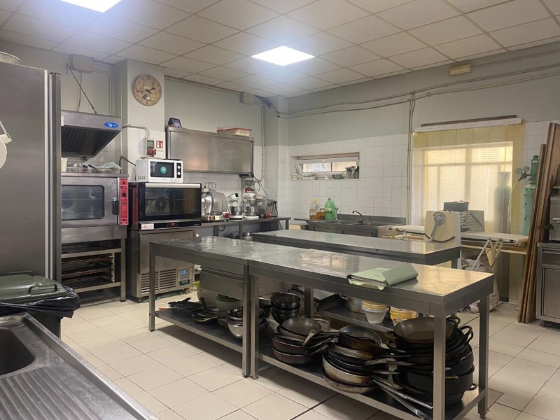 Attività commerciale in Vendita a Pinerolo, 130'000€, 110 m²