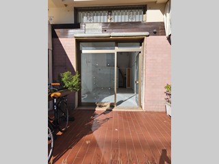 Immobile commerciale in Vendita a Carrara, zona Marina di Carrara, 90'000€, 25 m²