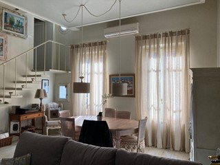 Appartamento in Vendita a Siena, 720'000€, 150 m²