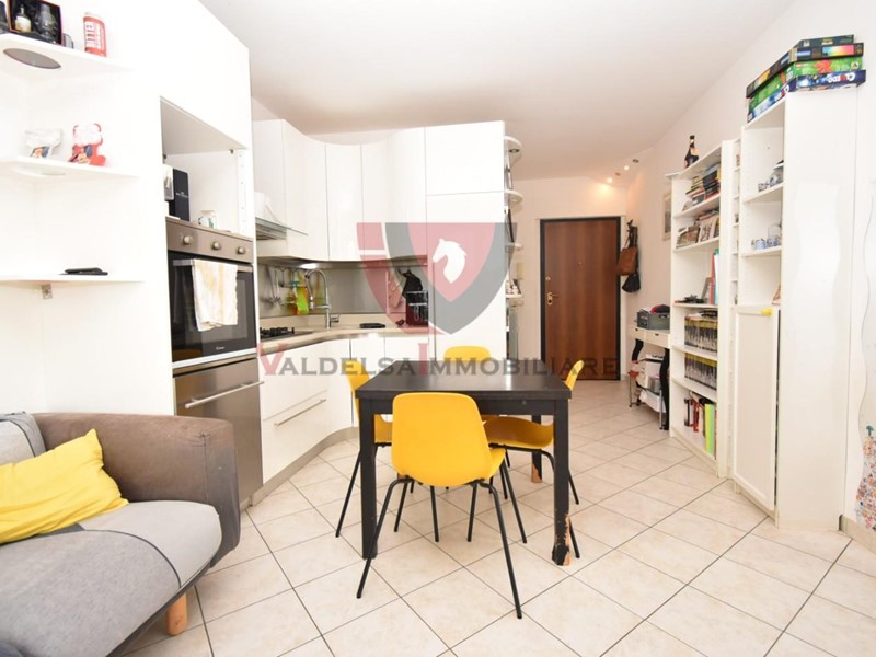 Trilocale in Vendita a Colle di Val D'Elsa, 130'000€, 67 m², arredato