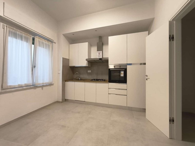 Quadrilocale in Affitto a Carrara, zona Marina di Carrara, 1'700€, 100 m², arredato