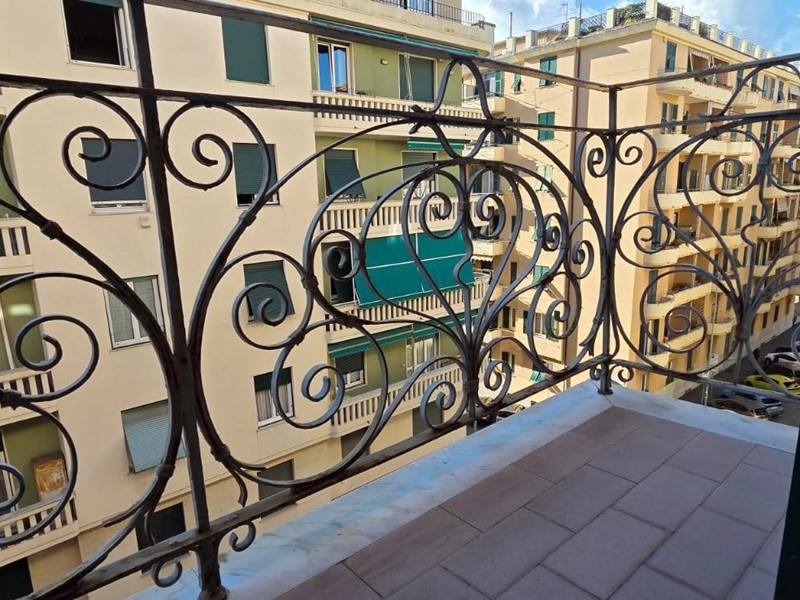 Appartamento in Affitto a Genova, 1'200€, 105 m²