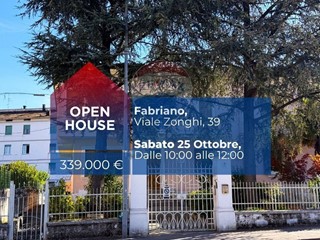 Villetta a schiera in Vendita a Fabriano, 339'000€, 260 m²