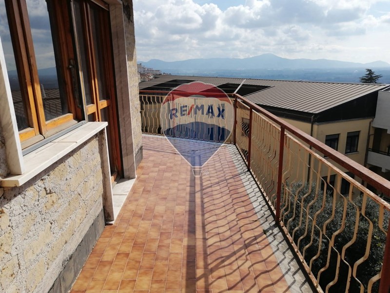 Quadrilocale in Vendita a Castelforte, 70'000&euro;, 107 m²