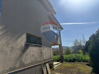 Casa Indipendente in Vendita a Cassino, 163'000€, 363 m²