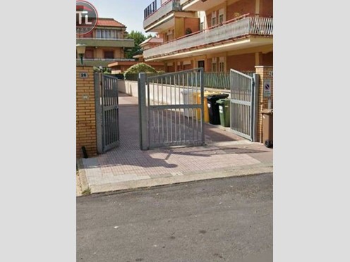 Box in Affitto a Ladispoli, 340€, 90 m²