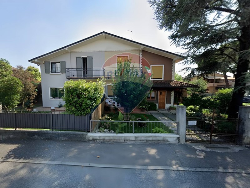 Casa Semi Indipendente in Vendita a Roncadelle, 108'750€, 151 m²
