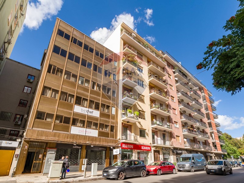 Ufficio in Vendita a Palermo, 169'000€, 149 m²