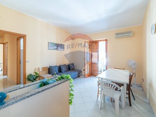 Trilocale in Vendita a Roccalumera, 90'000€, 66 m²