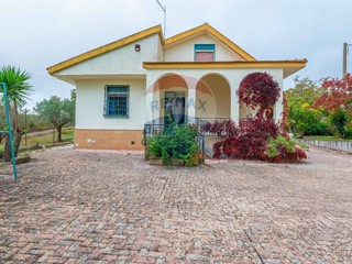 Villa in Vendita a Piazza Armerina, 149'000€, 120 m²