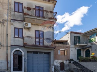 Casa Indipendente in Vendita a Vizzini, 99'000€, 225 m²