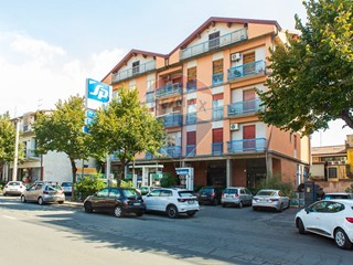 Immobile commerciale in Affitto a San Giovanni la Punta, 550€, 76 m²